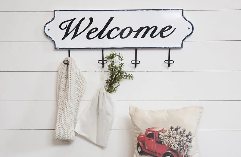 Distressed Enamel Welcome Sign Wall Rack