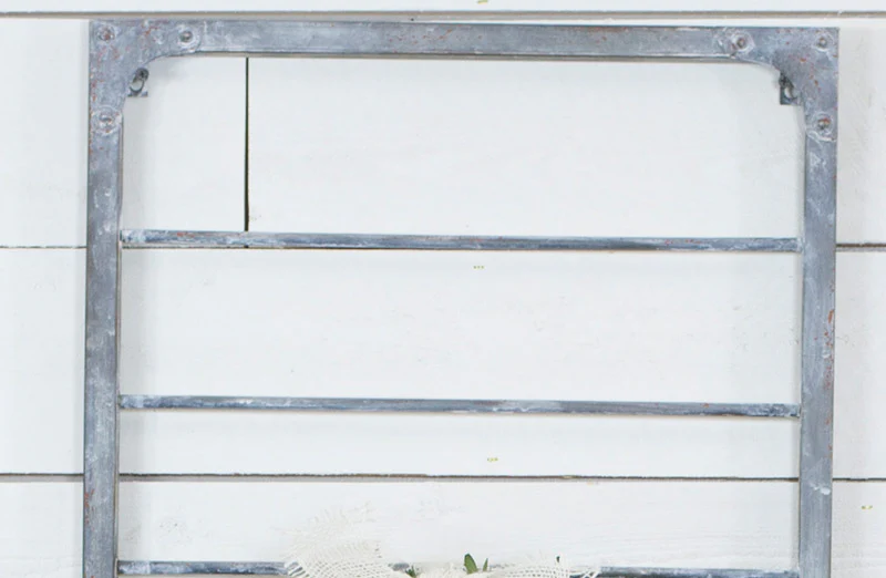 *HUGE* Metal Wall Display Ladder