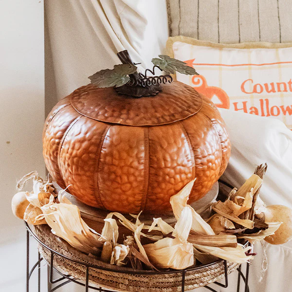 Indoor/Outdoor Metal Pumpkin with Lid