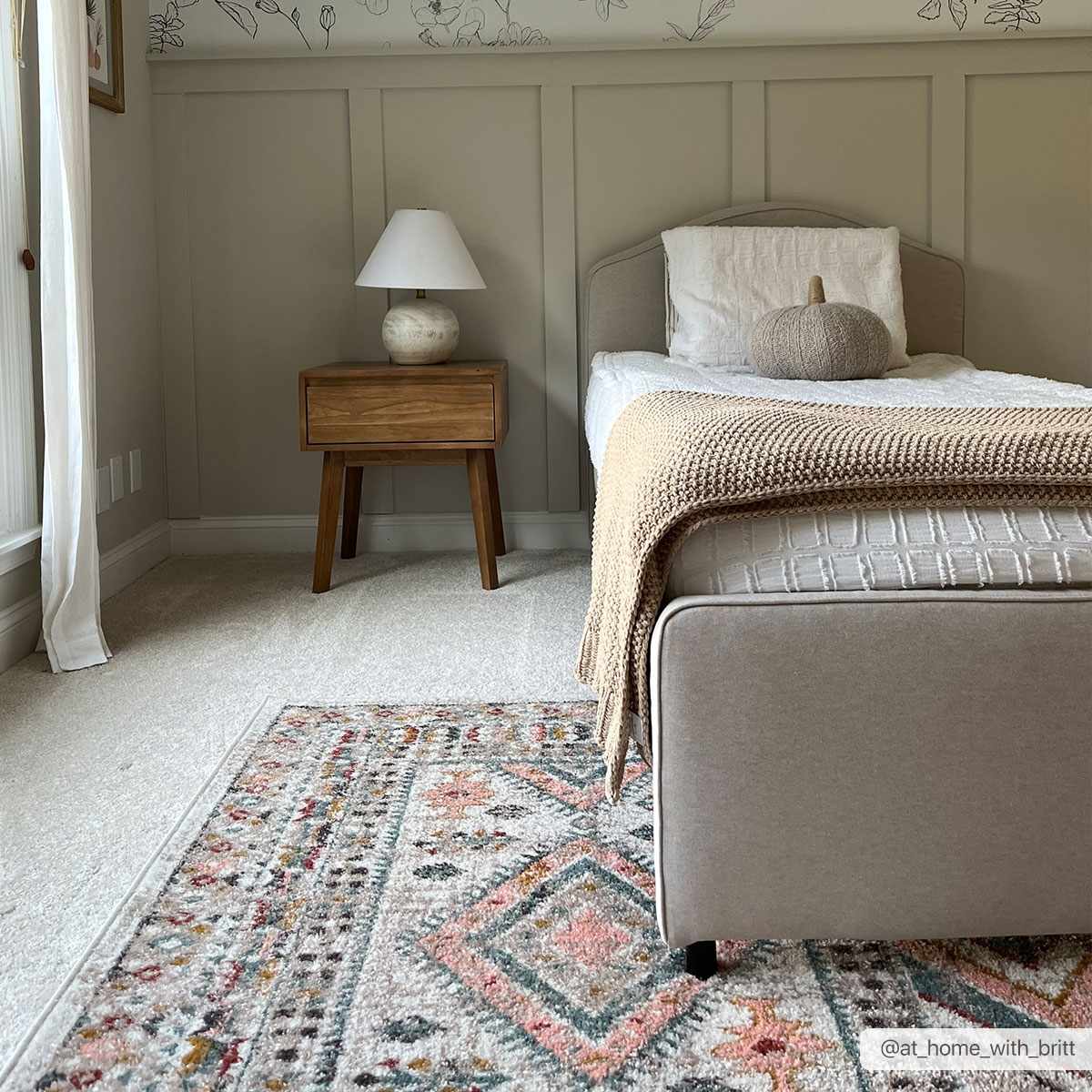 Machine Woven Geometric Area Rug