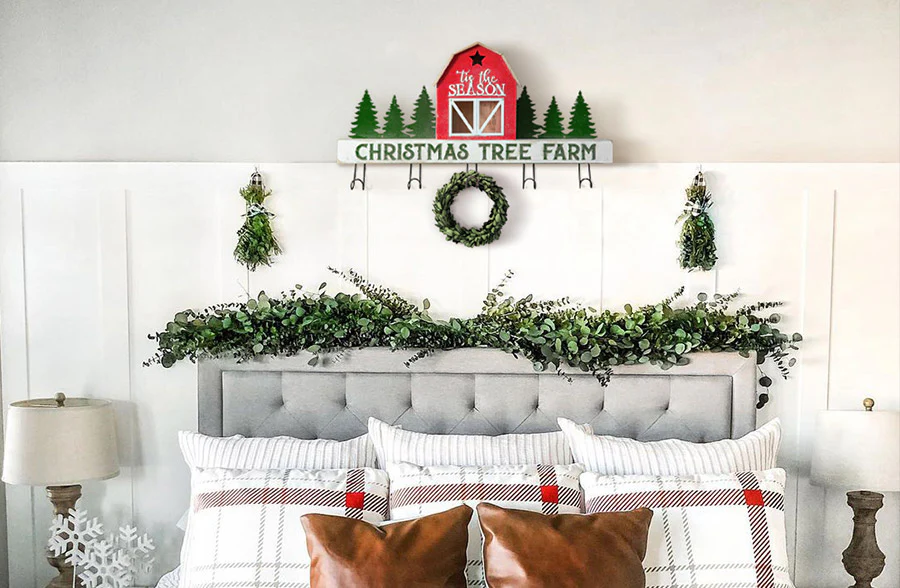 Christmas Tree Farm Wall Rack