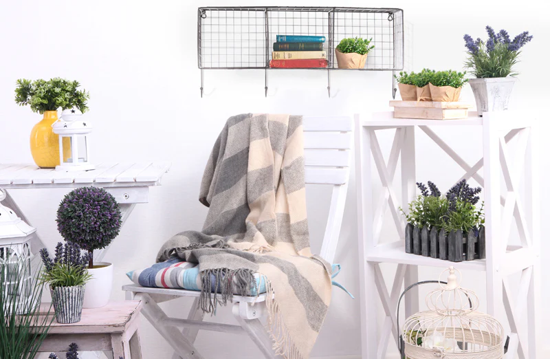 Metal Wire Wall Shelf with Hooks