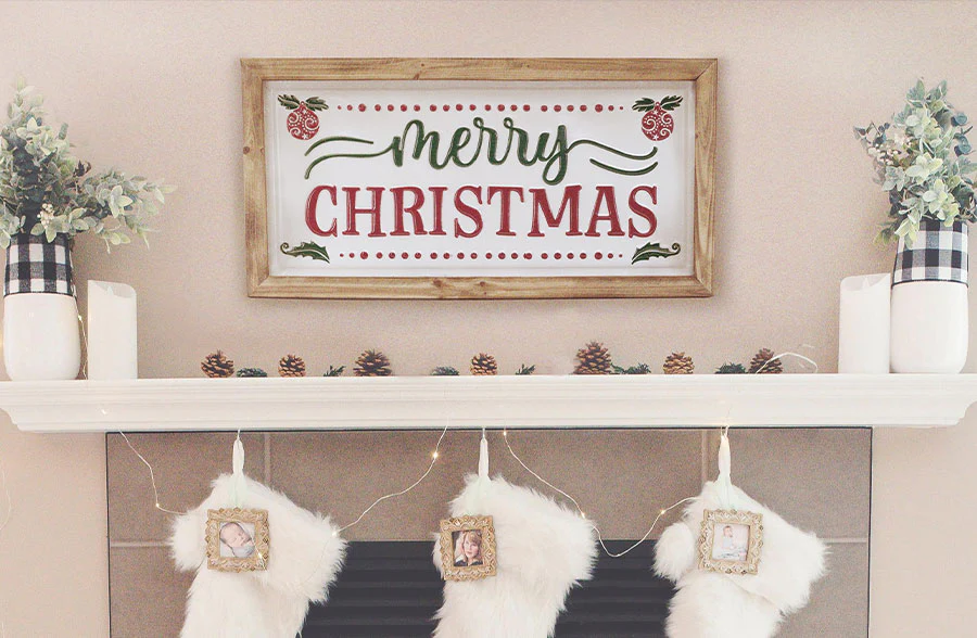 Nostalgic Merry Christmas Sign with Wooden Frame