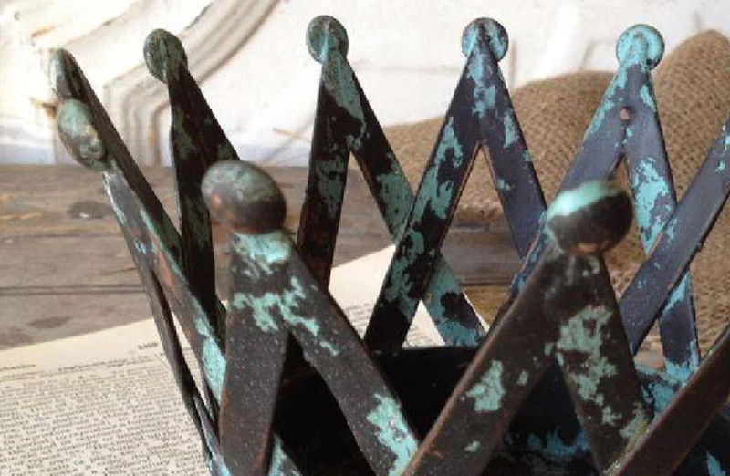 Distressed Metal Slat Crown