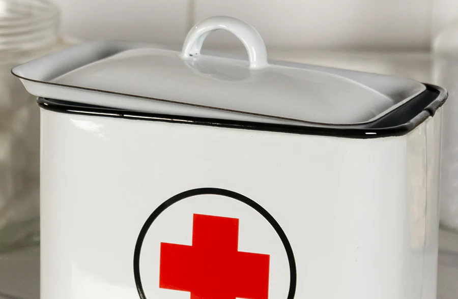 Chippy Enamel First Aid Box
