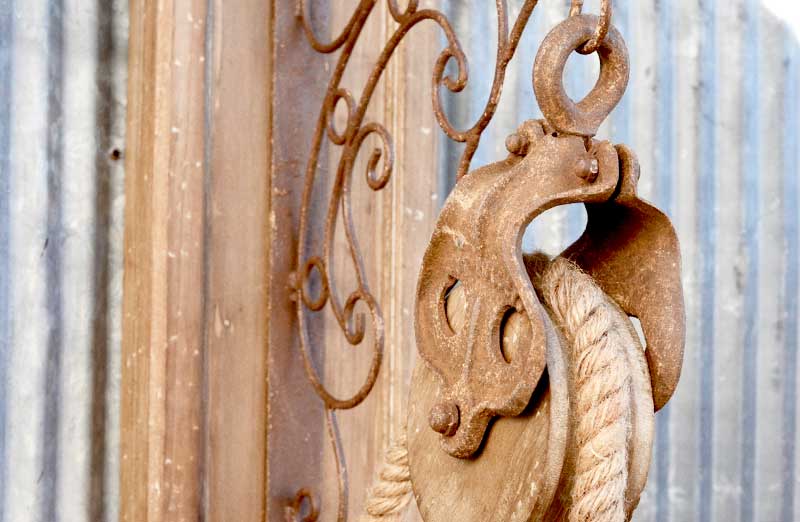 Rustic Pendant Pulley Light