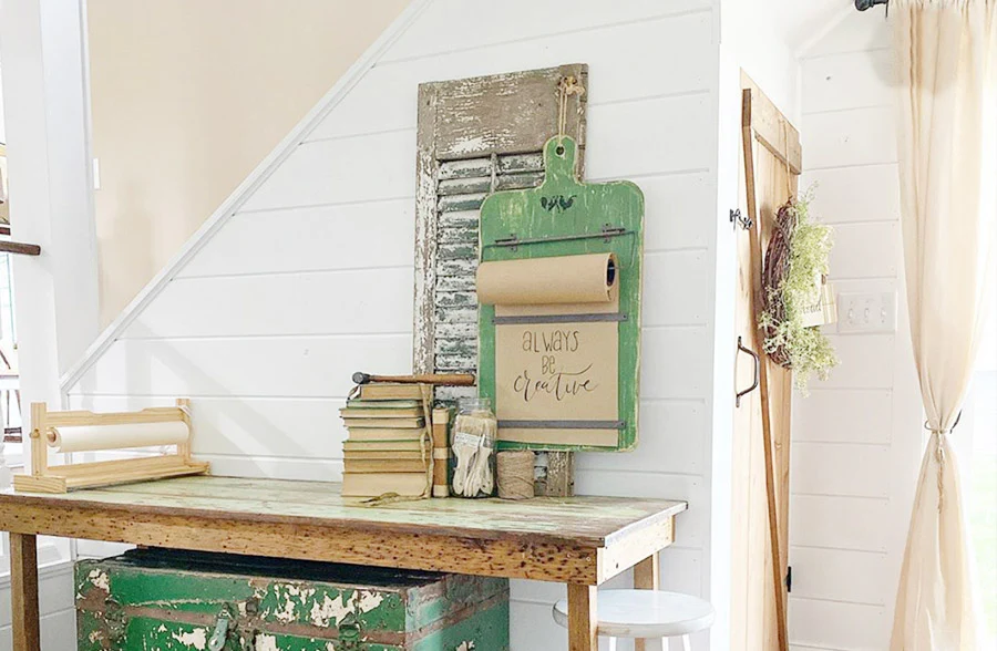 Distressed Green Cutting Board Hanging Note Roll