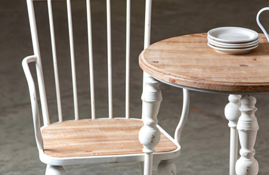 Chippy Victorian Cottage Chair